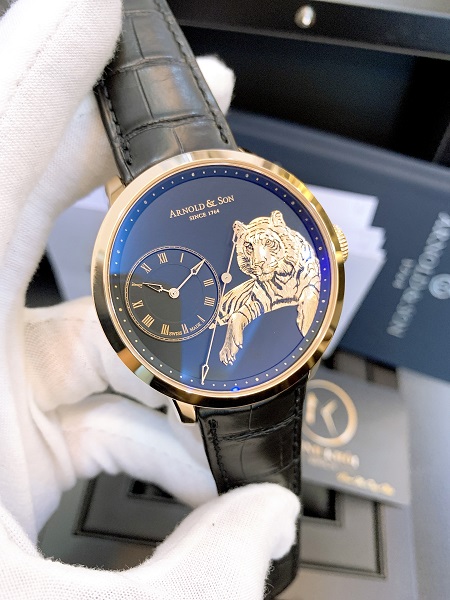 Đồng hồ Arnold & Son 1ARAP.B03A.C121P
