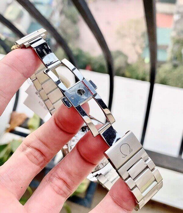 Đồng hồ Omega 231.20.39.21.06.004