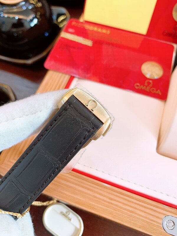 Đồng hồ Omega 23153422108001