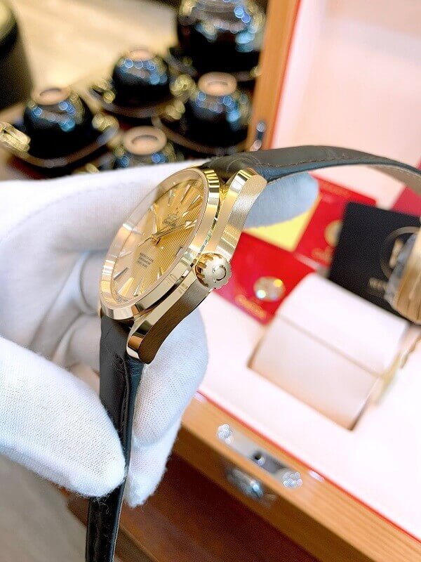 Đồng hồ Omega 23153422108001