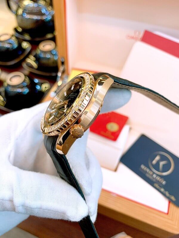 Đồng hồ Omega 23258422101001