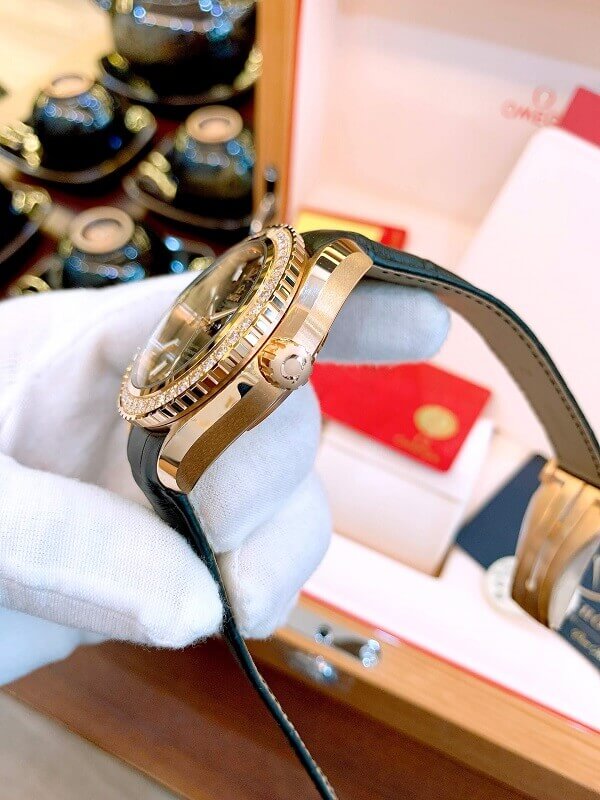 Đồng hồ Omega 23258422101001