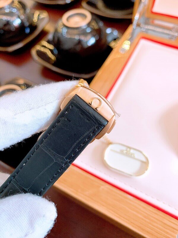 Đồng hồ Omega 23263382001001