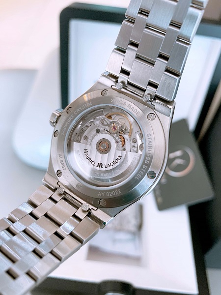 Đồng hồ Maurice Lacroix AI6007-SS002-170-1