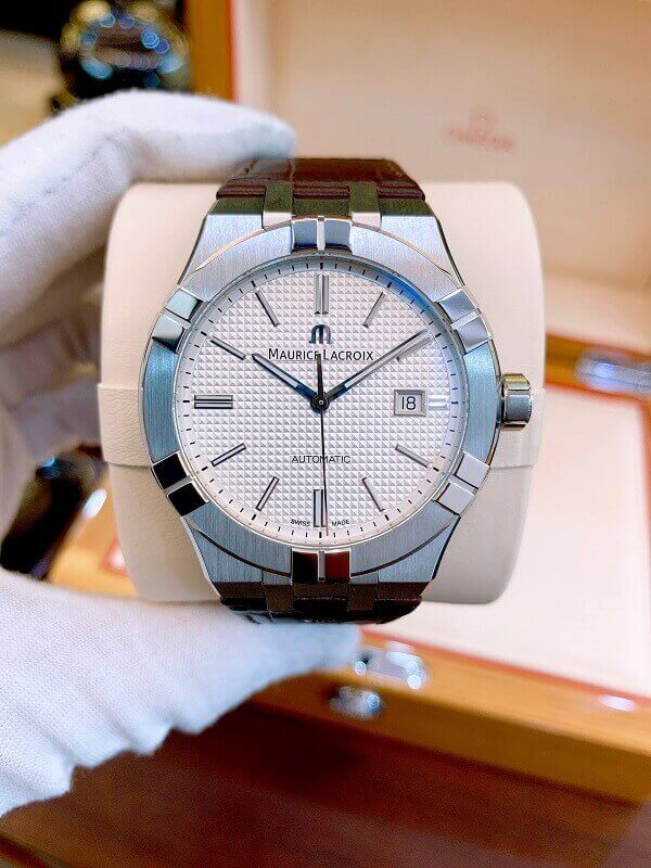 Đồng hồ Maurice Lacroix AI6008-SS001-130-1