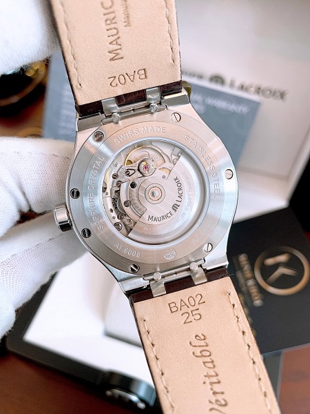 Đồng hồ Maurice Lacroix AI6008-SS001-331-1