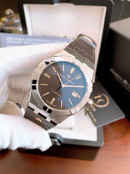 Đồng hồ Maurice Lacroix AI6008-SS001-331-1
