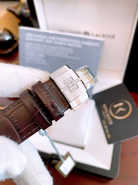 Đồng hồ Maurice Lacroix AI6008-SS001-331-1