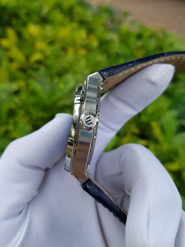 Đồng hồ Maurice Lacroix AI6008-SS001-430-1