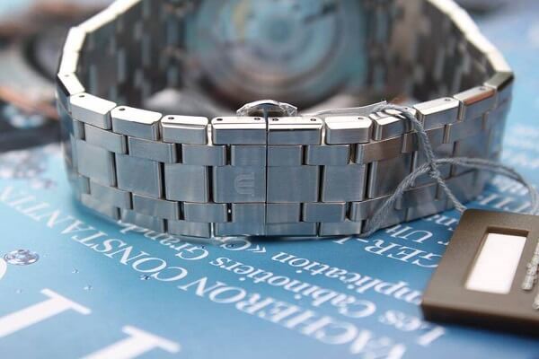 Đồng hồ Maurice Lacroix AI6008-SS002-430-1